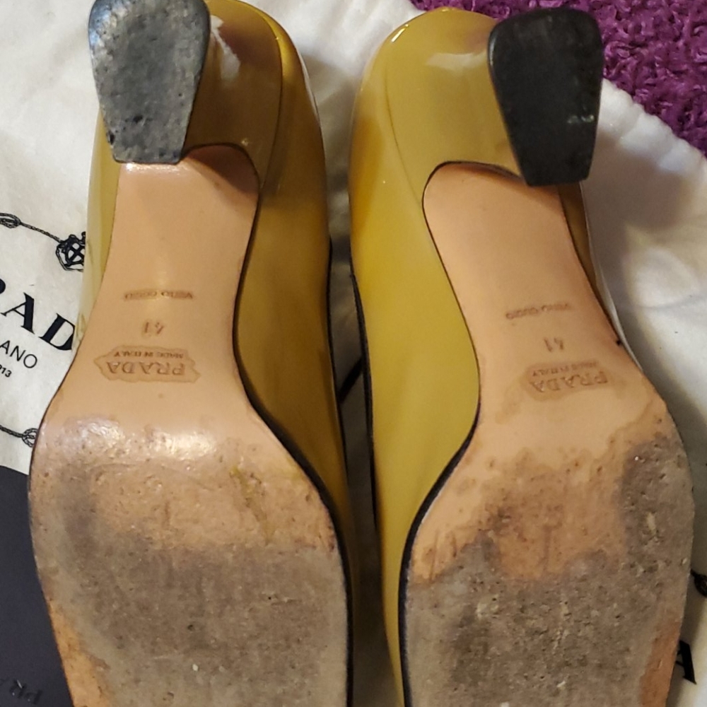 Prada Ladies Shoes - Picture 7 of 16